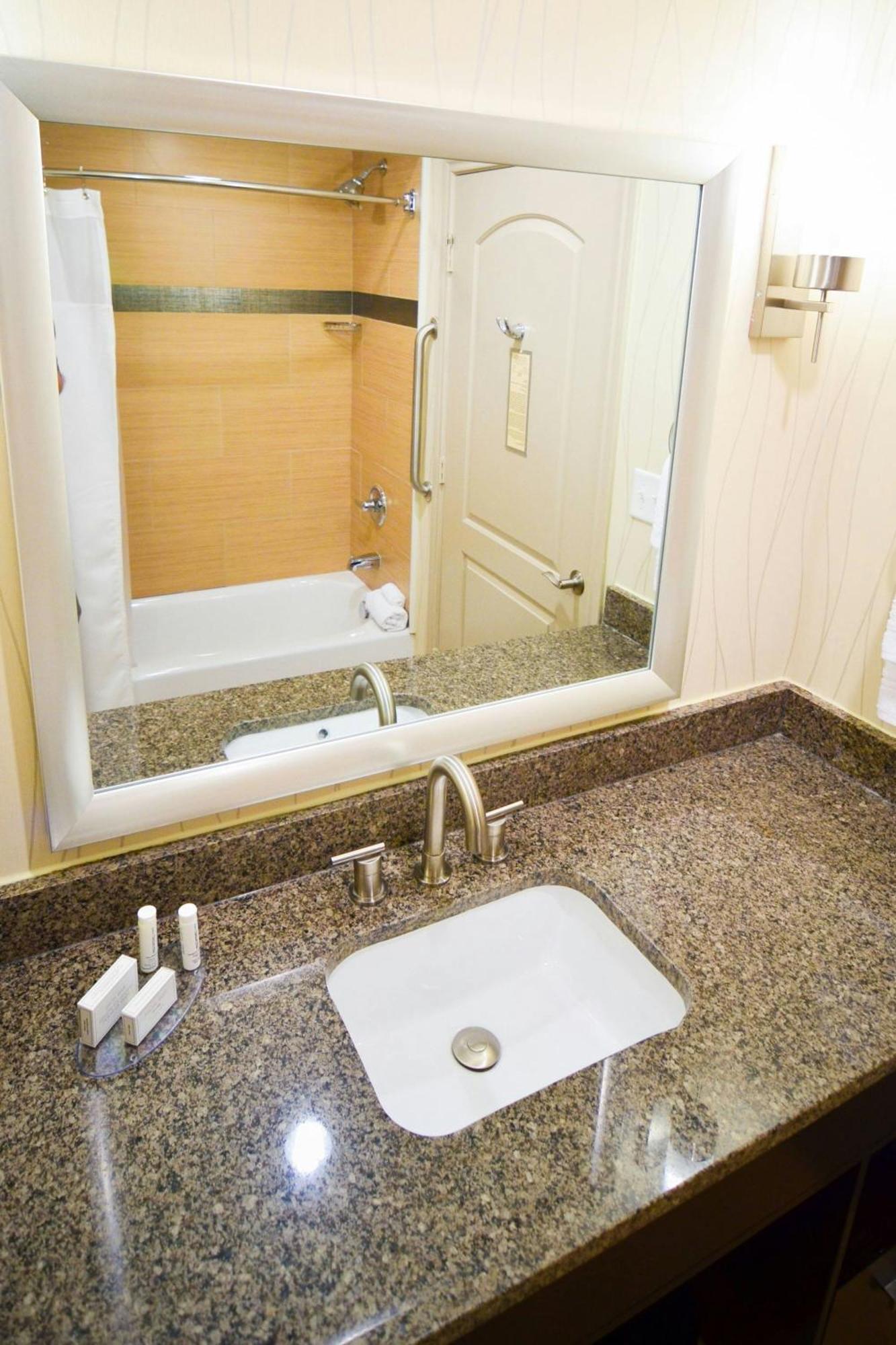 Fairfield Inn And Suites By Marriott North Спринг Екстер'єр фото
